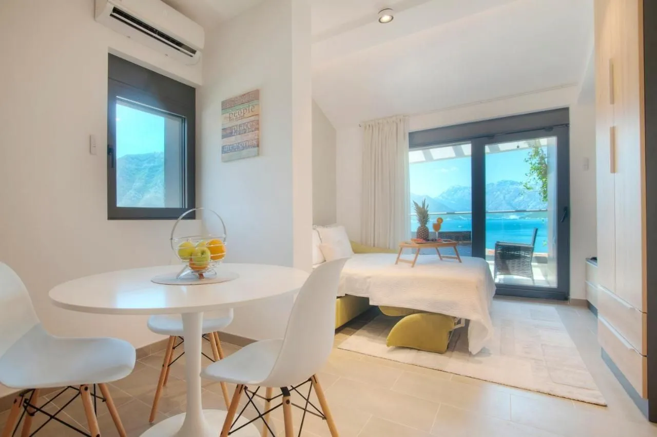 Prodaja, kuća, 210m², Dobrota, Kotor