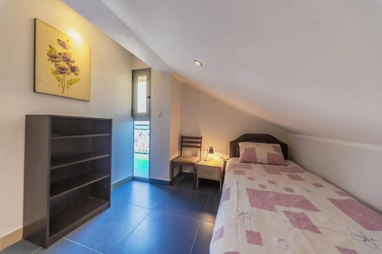 Sale, house, 220m², Đuraševići, Tivat