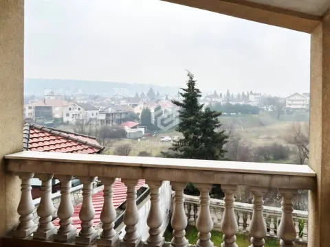 Izdavanje, kuća, 220m², Konik, Podgorica - image 20