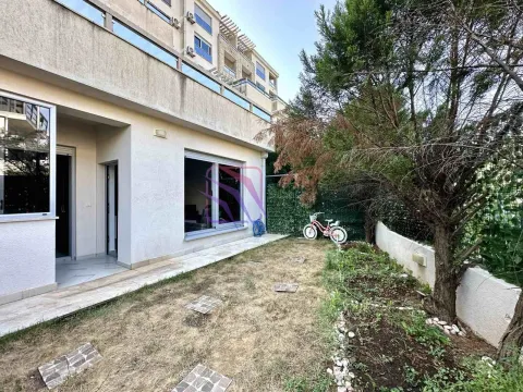 Prodaja, jednosoban stan, 53m², Dobrota, Kotor - image 10