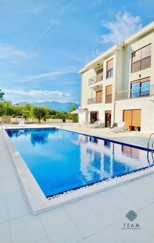 Izdavanje, jednosoban stan, 51m², Luštica, Tivat