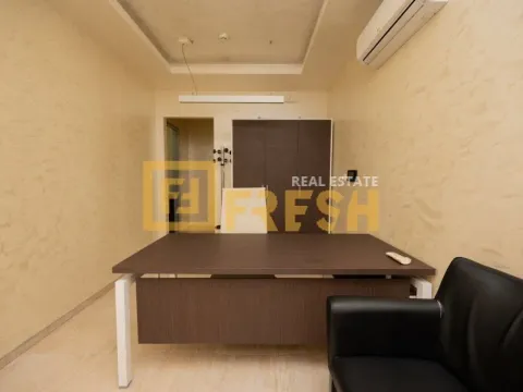 Izdavanje, poslovni prostor, 75m², Centar, Podgorica - image 5