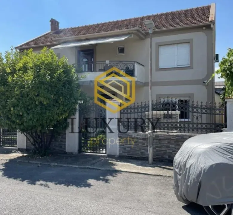 Rent, house, 200m², Stari Aerodrom, Podgorica