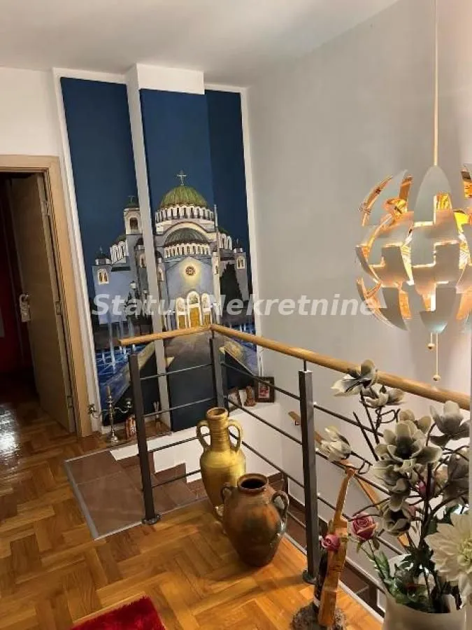 Prodaja, četvorosoban stan, 120m², Novo naselje, Novi Sad