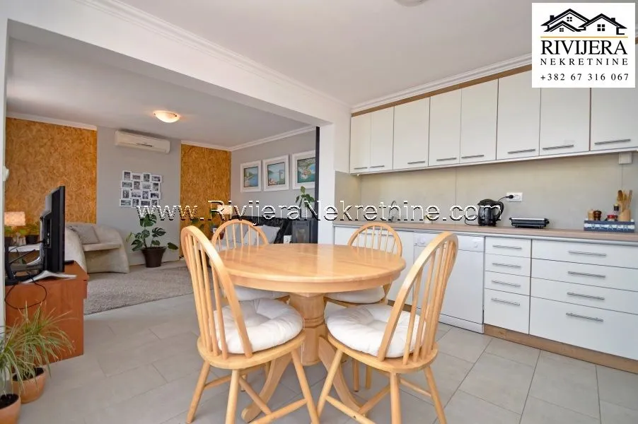 Prodaja, kuća, 213m², Žvinje, Herceg Novi