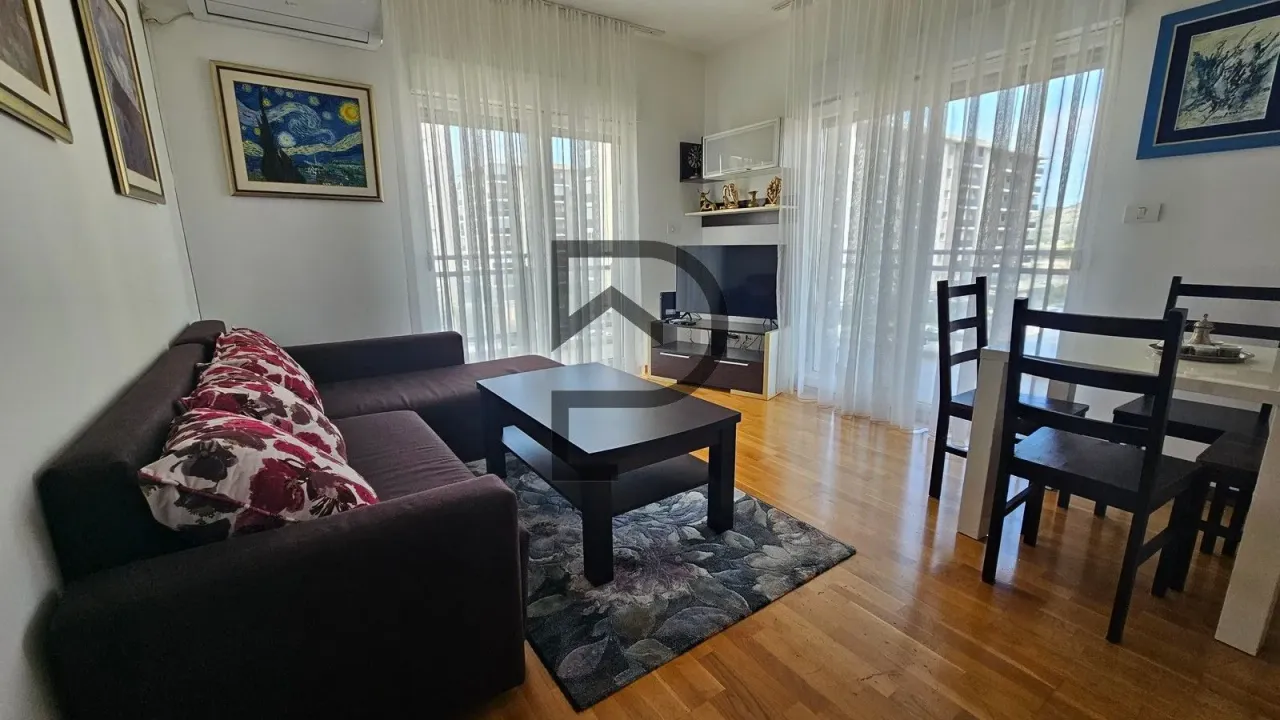 Izdavanje, dvosoban stan, 64m², City Kvart, Podgorica