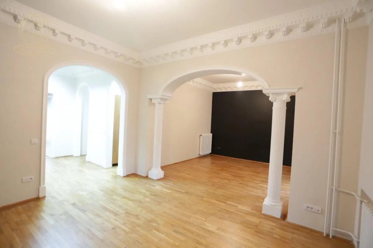Rent, office space, 360m², Voždovac Sve Podlokacije, Beograd