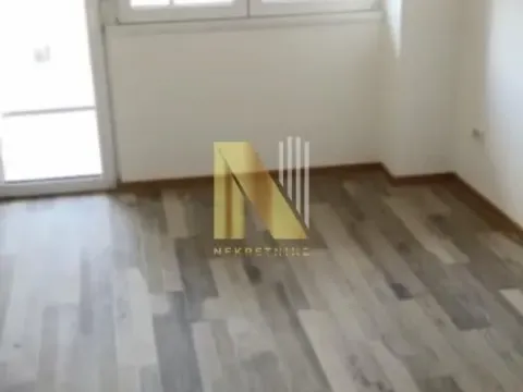 Prodaja, jednosoban stan, 36m², Centar, Inđija - image 1