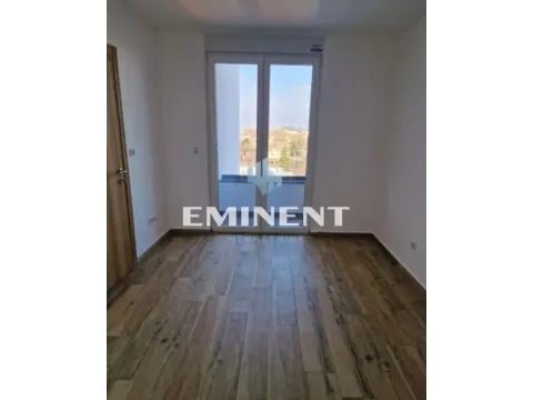 Prodaja, trosoban stan, 80m², Zemun Gornji Grad, Zemun Sve Podlokacije - image 2