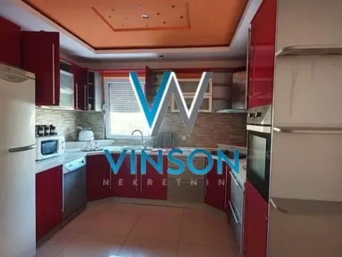 Izdavanje, četvorosoban stan, 198m², Petrovaradin, Novi Sad - image 4