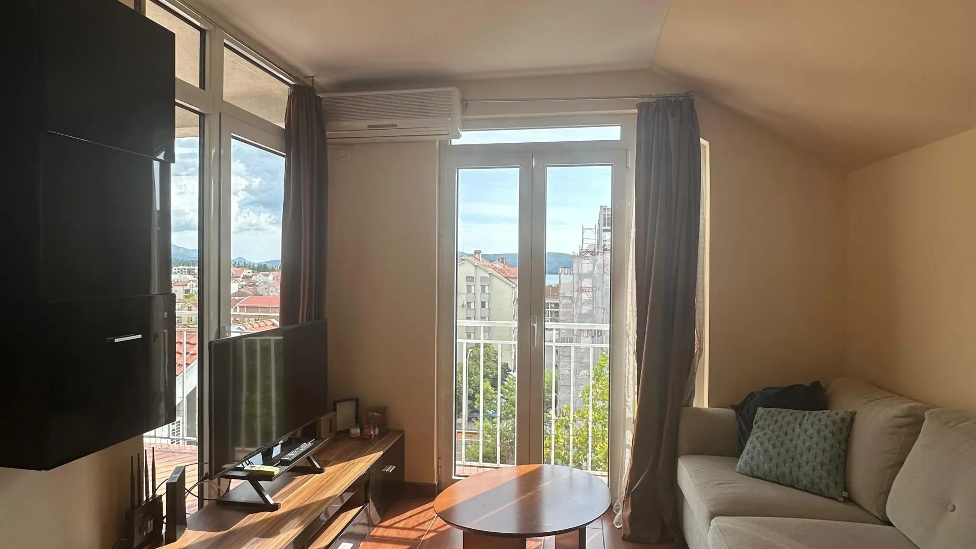 Rent, one bedroom apartment, 56m², Centar, Tivat