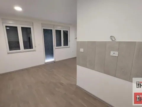 Prodaja, četvorosoban stan, 78m², Sremska Kamenica, Petrovaradin - image 4