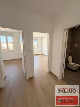 Prodaja, trosoban stan, 65m², Bulevar patrijarha Pavla, Novi Sad Sve Podlokacije - image 6