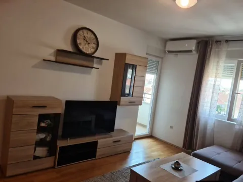 Prodaja, dvosoban stan, 69m², Stari Aerodrom, Podgorica - image 2