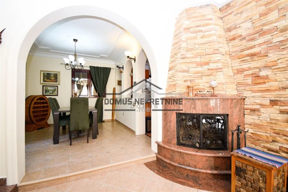 Rent, house, 200m², Donja Gorica, Podgorica