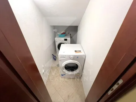 Prodaja, kuća, 200m², Tološi, Podgorica - image 23