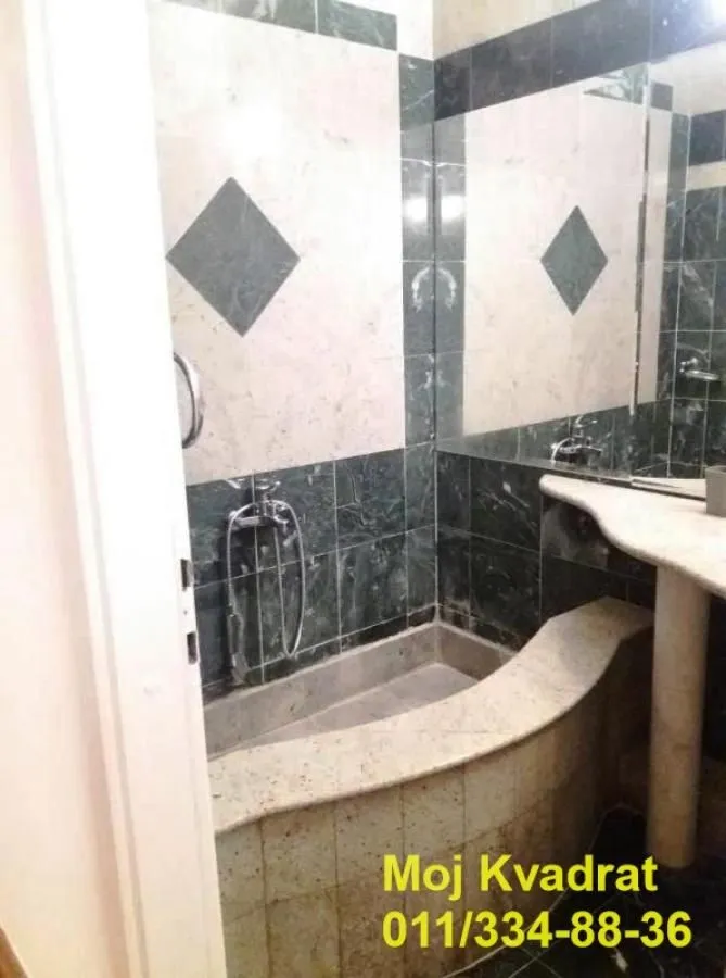 Izdavanje, četvorosoban stan, 94m², Savski Venac, Beograd