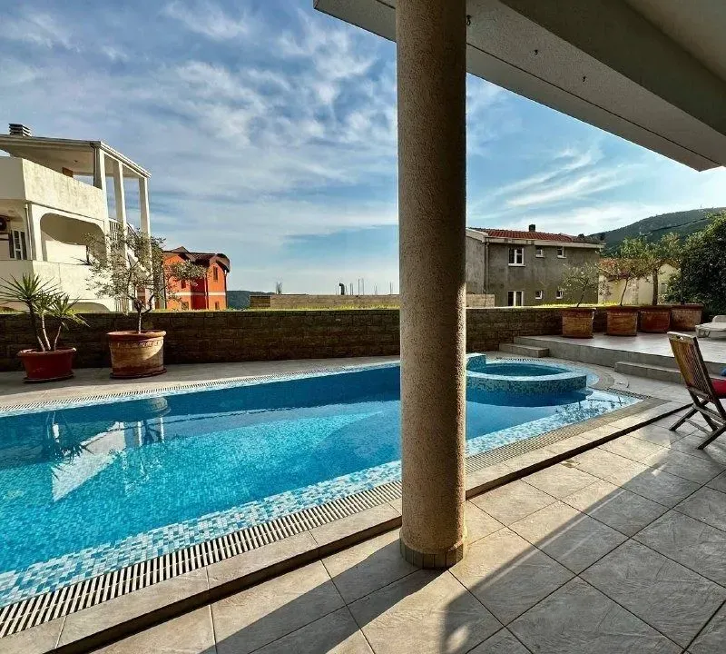 Sale, house, 495m², Bečići, Budva