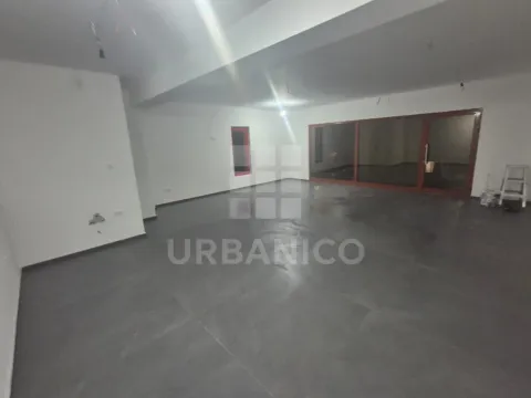 Izdavanje, poslovni prostor, 54m², Vezirov Most, Podgorica - image 1
