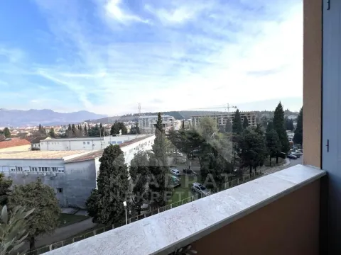 Sale, studio apartment, 26m², City Kej, Podgorica - image 12