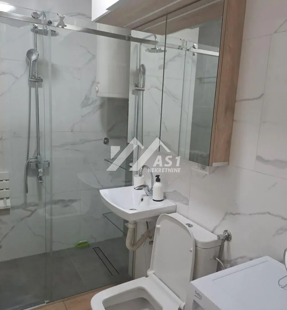 Izdavanje, dvosoban stan, 55m², Bulevar Oslobodjenja, Novi Sad Sve Podlokacije