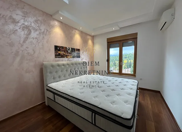 Rent, four bedroom apartment, 130m², Centar, Podgorica