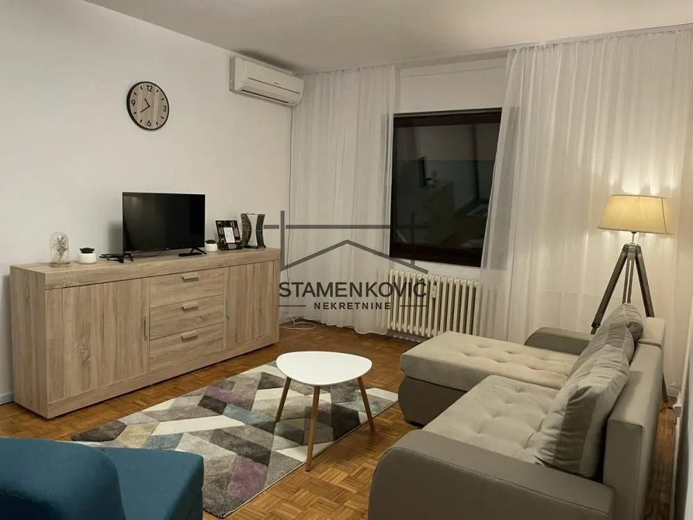 Izdavanje, jednosoban stan, 41m², Petrovaradin, Novi Sad