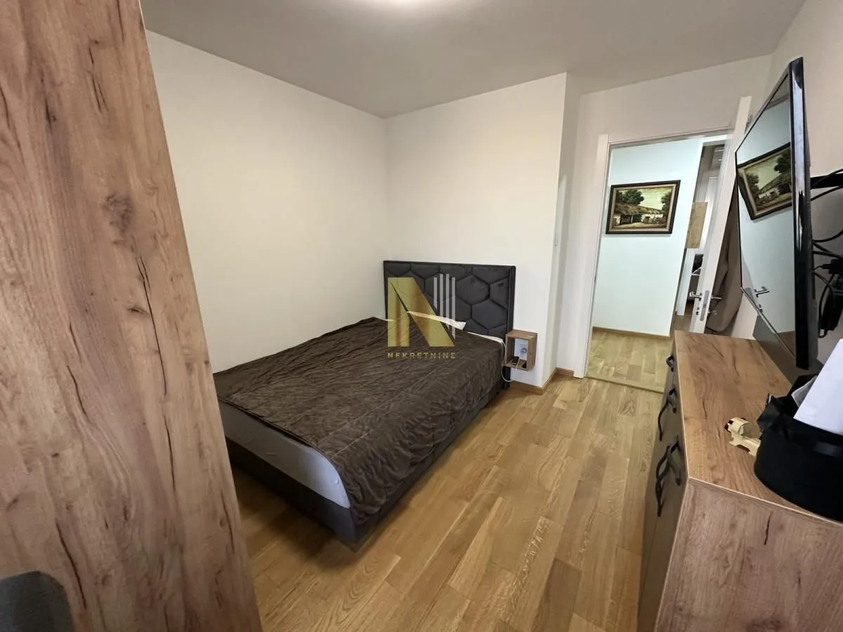 Prodaja, četvorosoban stan, 80m², Nova Detelinara, Novi Sad Sve Podlokacije