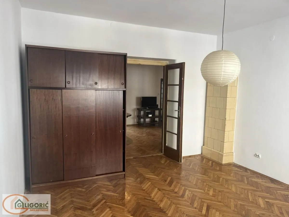 Prodaja, četvorosoban stan, 100m², Savski Venac, Beograd