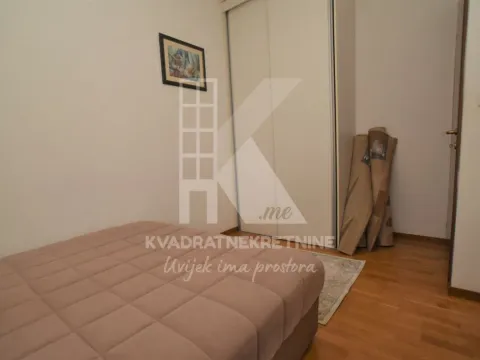 Rent, two bedroom apartment, 75m², City Kvart, Podgorica - image 8