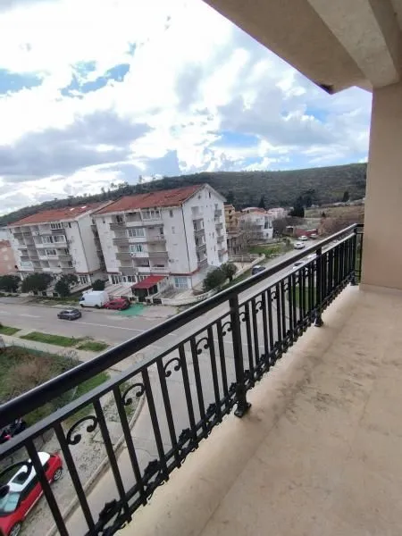Prodaja, dvosoban stan, 71m², Bar, Crna Gora
