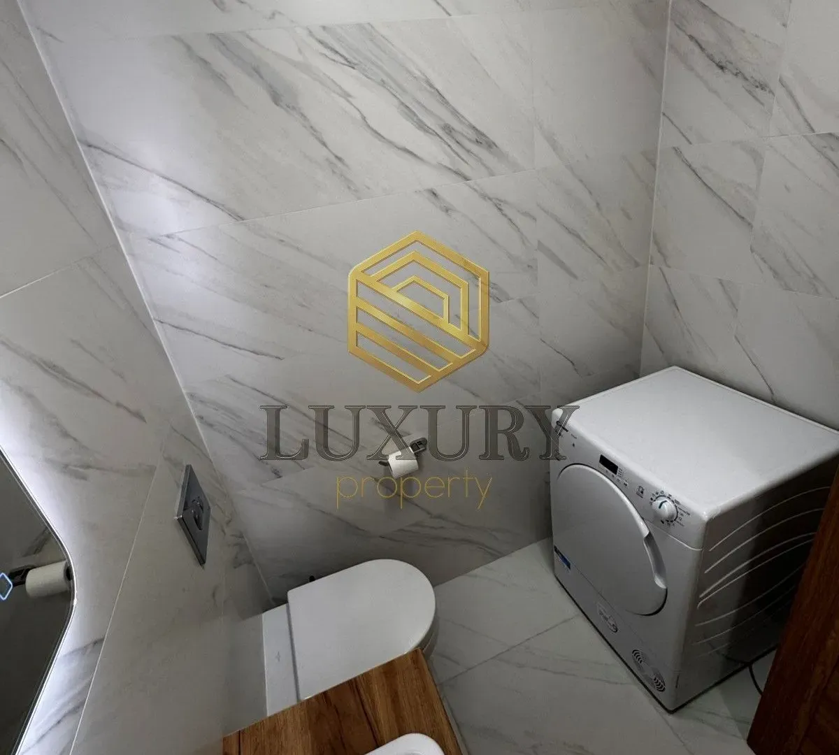 Prodaja, dvosoban stan, 72m², New City, Podgorica