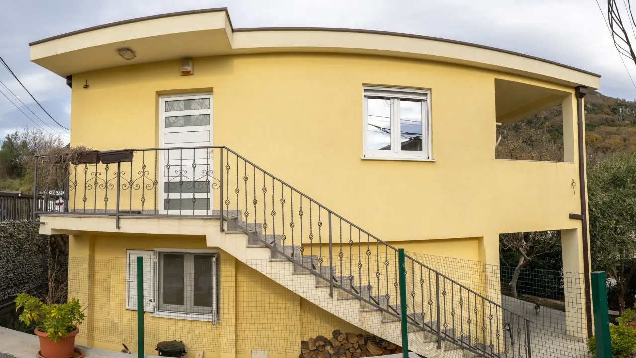 Rent, house, 111m², Lastva Grbaljska, Kotor