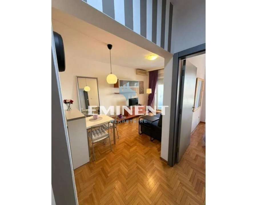 Rent, two bedroom apartment, 41m², Neimar, Vračar Sve Podlokacije