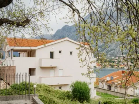 Prodaja, dvosoban stan, 50m², Muo, Kotor - image 9