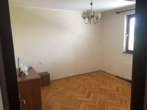 Rent, house, 200m², Voždovac Sve Podlokacije, Beograd - image 2