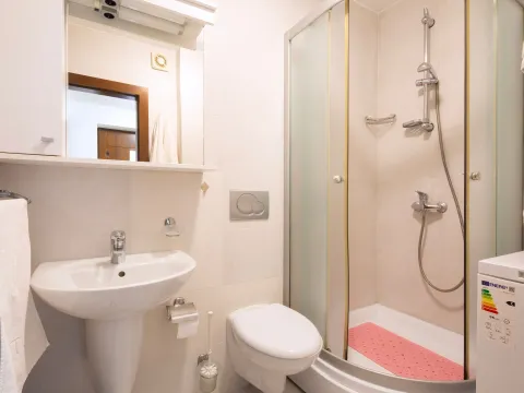 Izdavanje, jednosoban stan, 45m², Bijeli Do, Budva - image 6