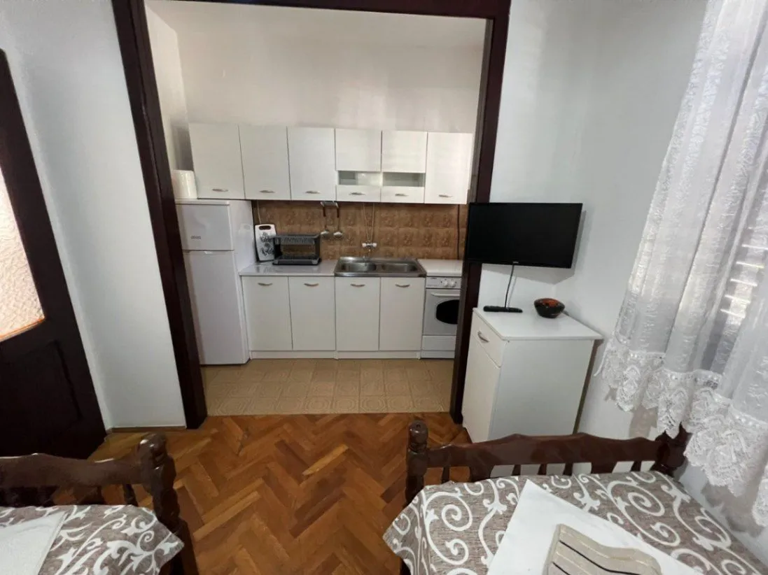 Izdavanje, dvosoban stan, 50m², Igalo, Herceg Novi