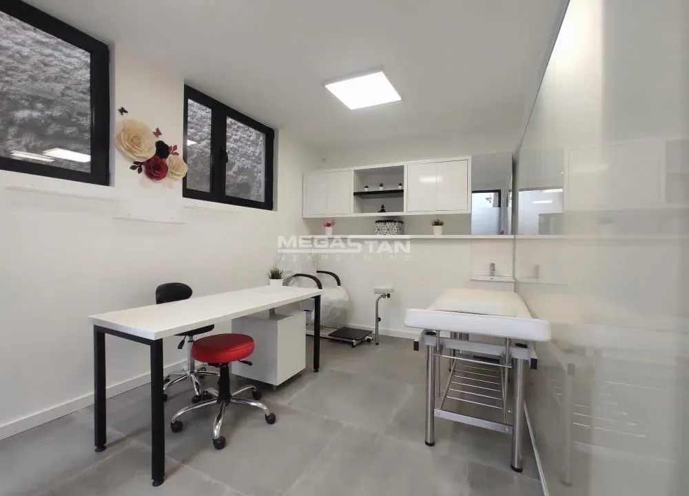 Rent, office space, 58m², Crveni Krst, Beograd