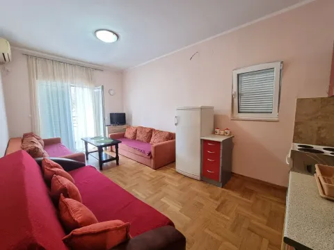 Izdavanje, garsonjera, 30m², Budva, Crna Gora - image 4
