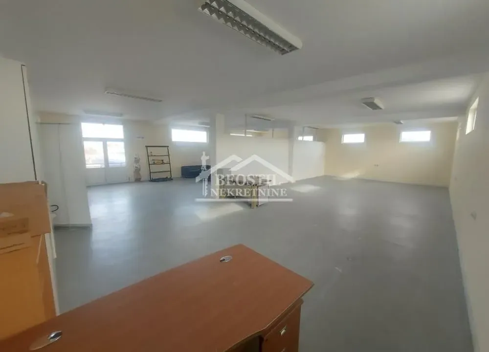 Izdavanje, poslovni prostor, 650m², Centar, Smederevo