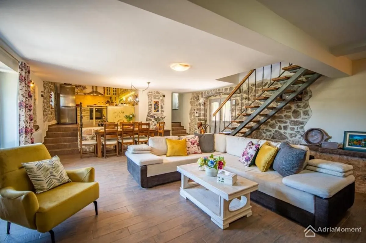 Prodaja, kuća, 150m², Milovići, Tivat