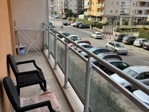 Izdavanje, jednosoban stan, 53m², City Kvart, Podgorica - image 4