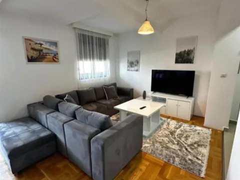 Izdavanje, dvosoban stan, 65m², Vezirov Most, Podgorica - image 3