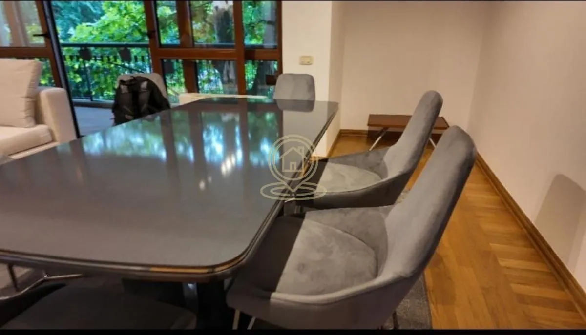Rent, four bedroom apartment, 115m², Kalenić Pijaca, Vračar Sve Podlokacije