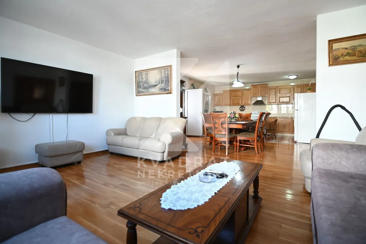 Rent, house, 400m², Zlatica, Podgorica