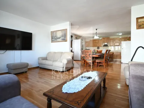 Rent, house, 400m², Zlatica, Podgorica - image 6
