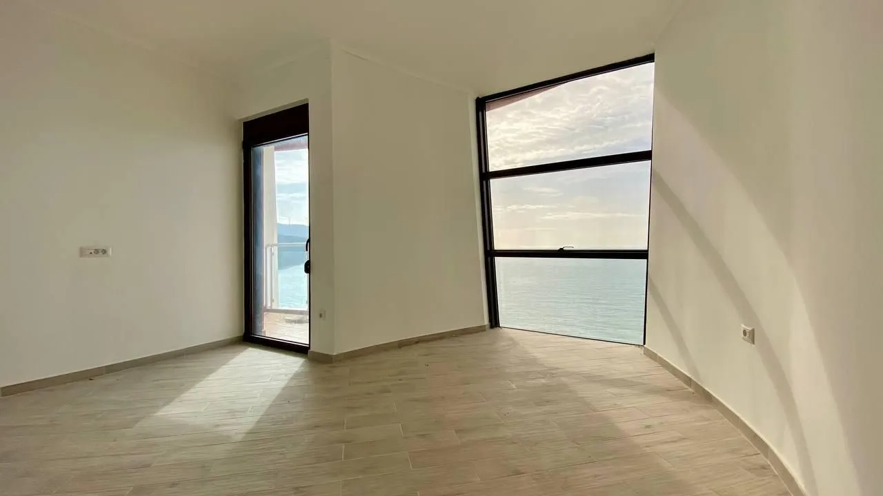 Prodaja, trosoban stan, 228m², Dobra Voda, Budva