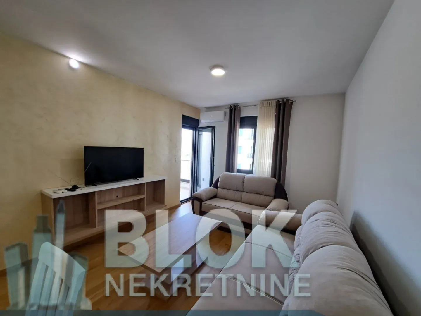 Izdavanje, jednosoban stan, 50m², New City, Podgorica