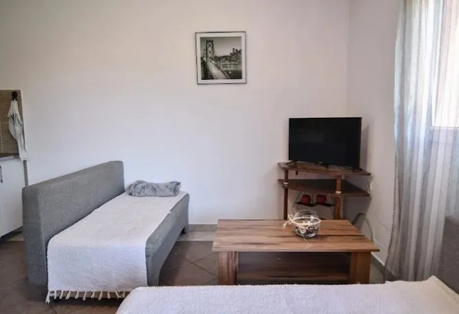 Rent, one bedroom apartment, 40m², Radanovići, Kotor